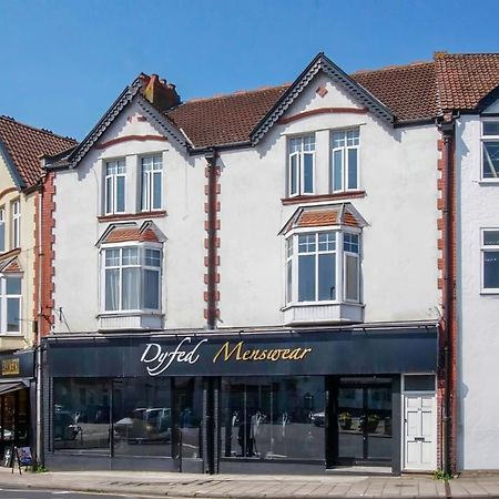 Modern Serviced Apartment: Views Of Village Center Bristol Exterior foto