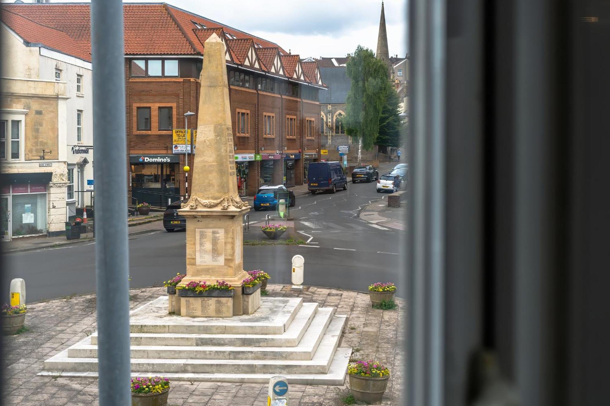 Modern Serviced Apartment: Views Of Village Center Bristol Exterior foto